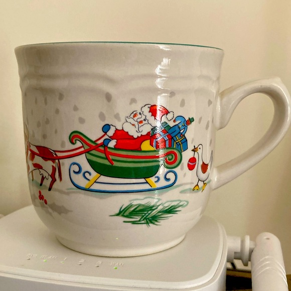 Vintage Santa farm animals Christmas mug - Picture 1 of 6